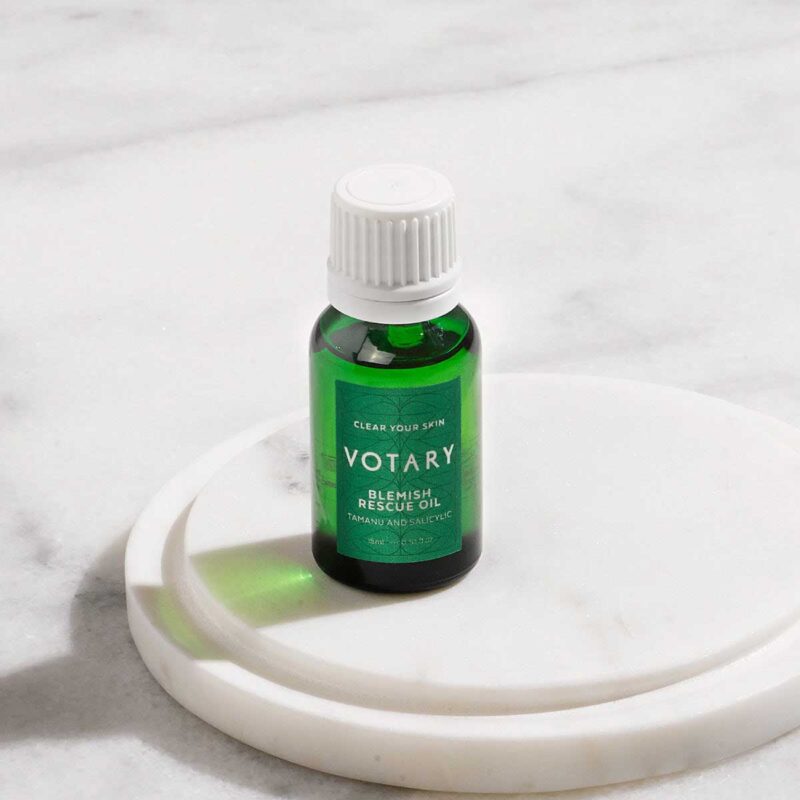 VOTARY Blemish Rescue Oil is great for clearing acne-prone skin, whiteheads, and blackheads.