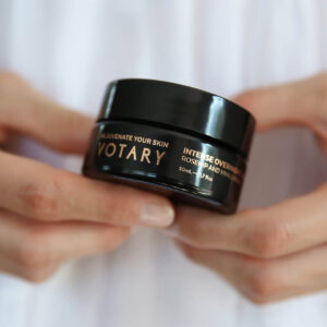 VOTARY Intense Overnight Mask is a deeply nourishing mask to soften and smooth skin overnight.