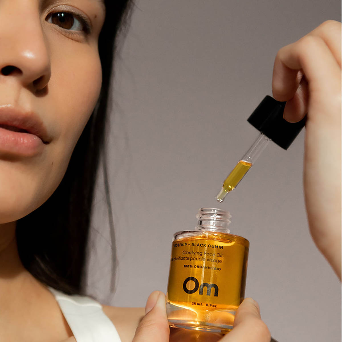 Rosehip + Black Cumin Clarifying Face Oil evens out skin tone and shine, reduce redness, and purifies breakouts.
