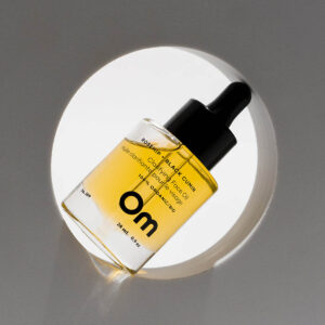 Om Organics Rosehip + Black Cumin Clarifying Face Oil delivers immediate nourishment, soothing relief and oil control to breakout-prone skin with a remarkably lightweight formula.
