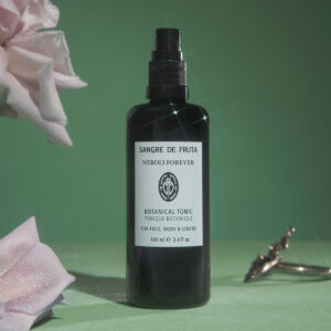 Sangre De Fruta Neroli Forever Botanical Tonic is a probiotic infused botanical mist with a euphoric neroli scent.