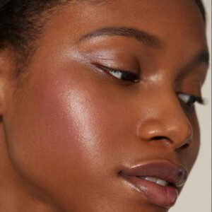 Minori Cream Blush Orchid has a creamy texture that blends seamlessly and gives you the most natural looking flush of color.