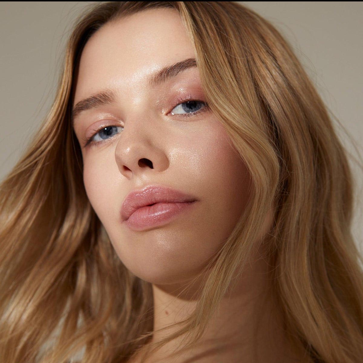 Minori Lip Gloss in shade Blossom.