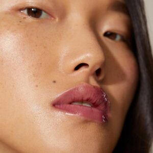 Minori JUneberry Lip Gloss enhances your natural lip color as it hydrates and moisturizes.