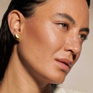 Minori Mother Of Lashes Mascara in shade Black.