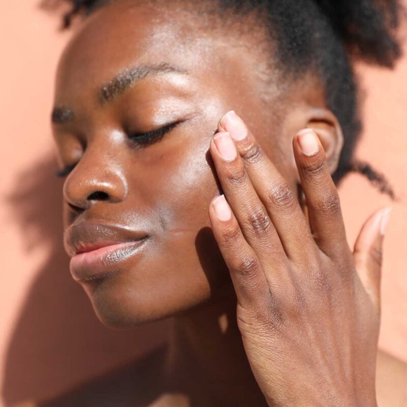Ava Isa Every Morning Sunscreen SPF 30 is an easy to use, sheer mineral sunscreen that goes on smooth and is ultra hydrating.