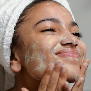 Odacité Edelweiss Extrême Hydra Calm Cream Cleanser removes all traces of makeup and impurities.