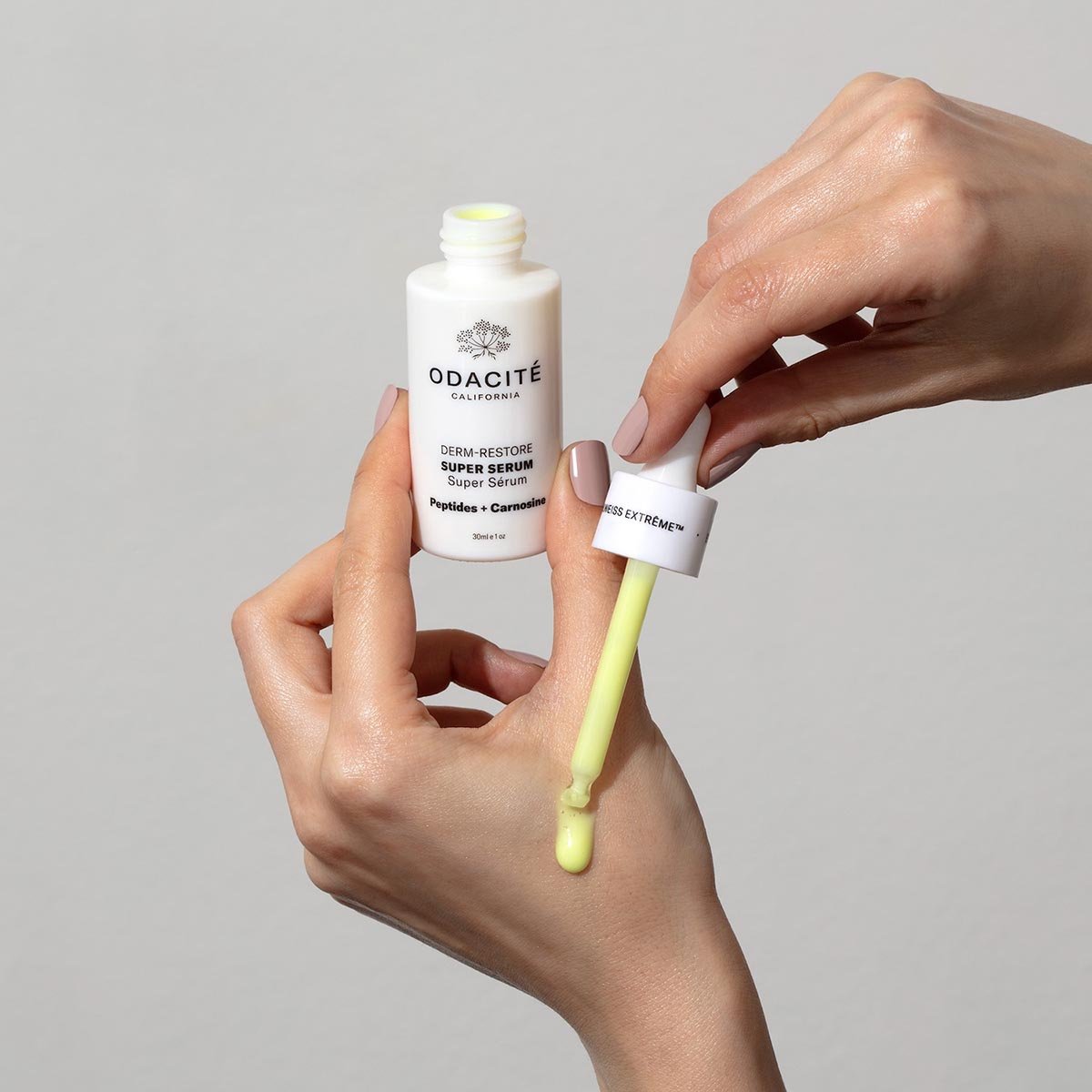 Odacité Edelweiss Extrême Deep Restore Super Serum is formulated to support the skin barrier against aging and the sensitizing effects of today's environment.