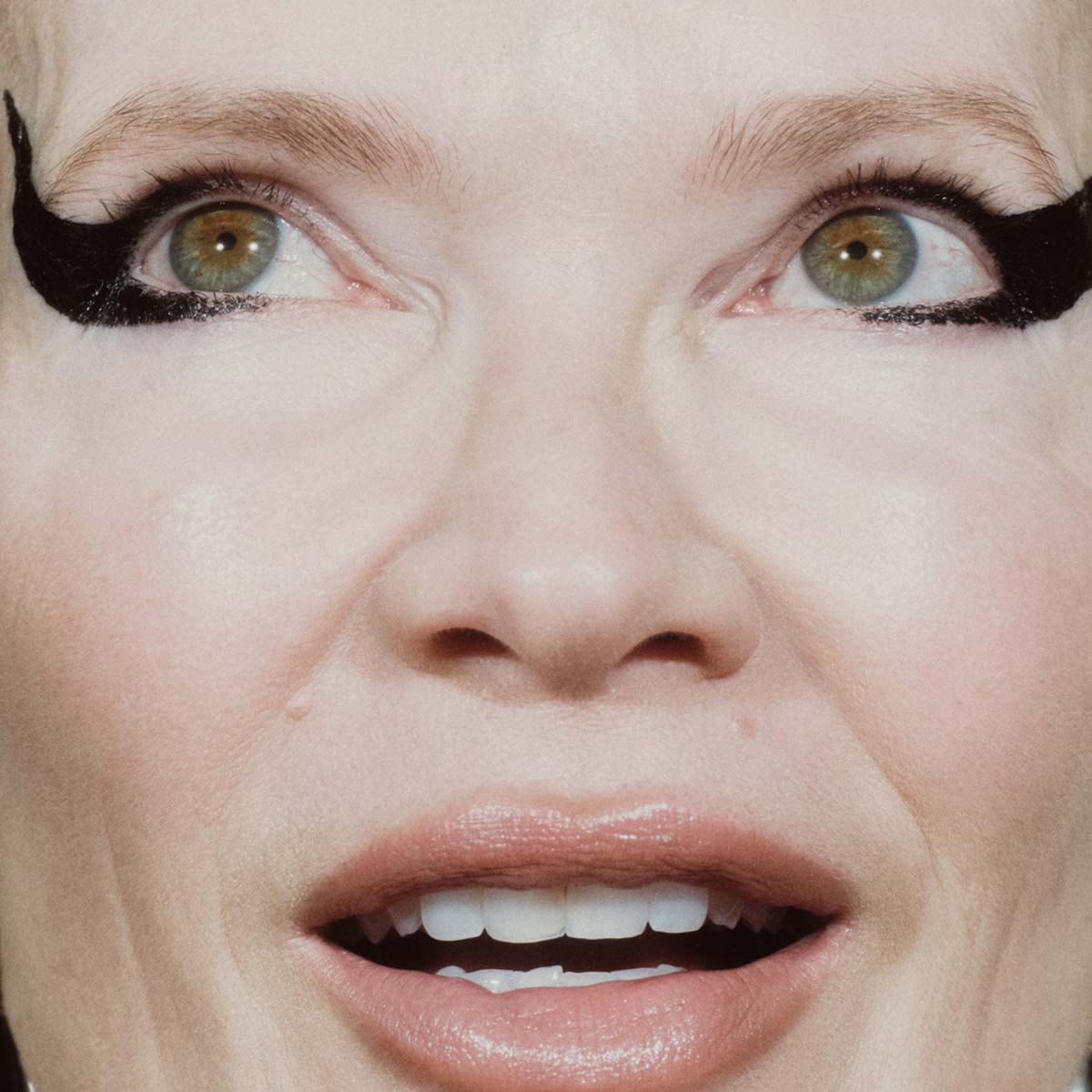 19/99 Liquid Eyeliner Pen available at Inspire Beauty.