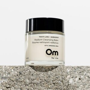 Om Organics Tahiti Lime + Babassu Radiant Cleansing Balm nourishes skin as it cleanses away makeup and debris.