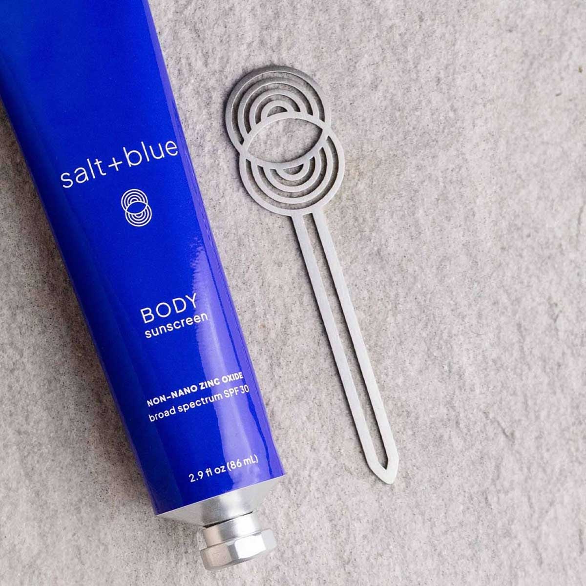 salt+blue Body Sunscreen SPF 30 comes with a stainless steel tube key.
