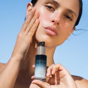 MARA Sea Kale Sunscreen Serum SPF 30 has a radiant, dewy, face oil-like finish.