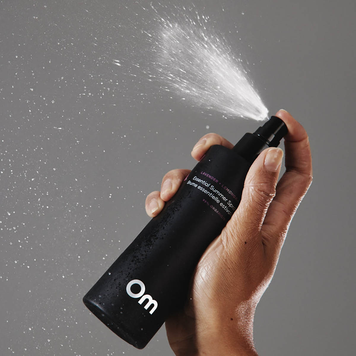 Om Lavender + Lemongrass Essential Summer Spray is a natural bug spray to face summer nights feeling well guarded, chemical free and freshly scented.