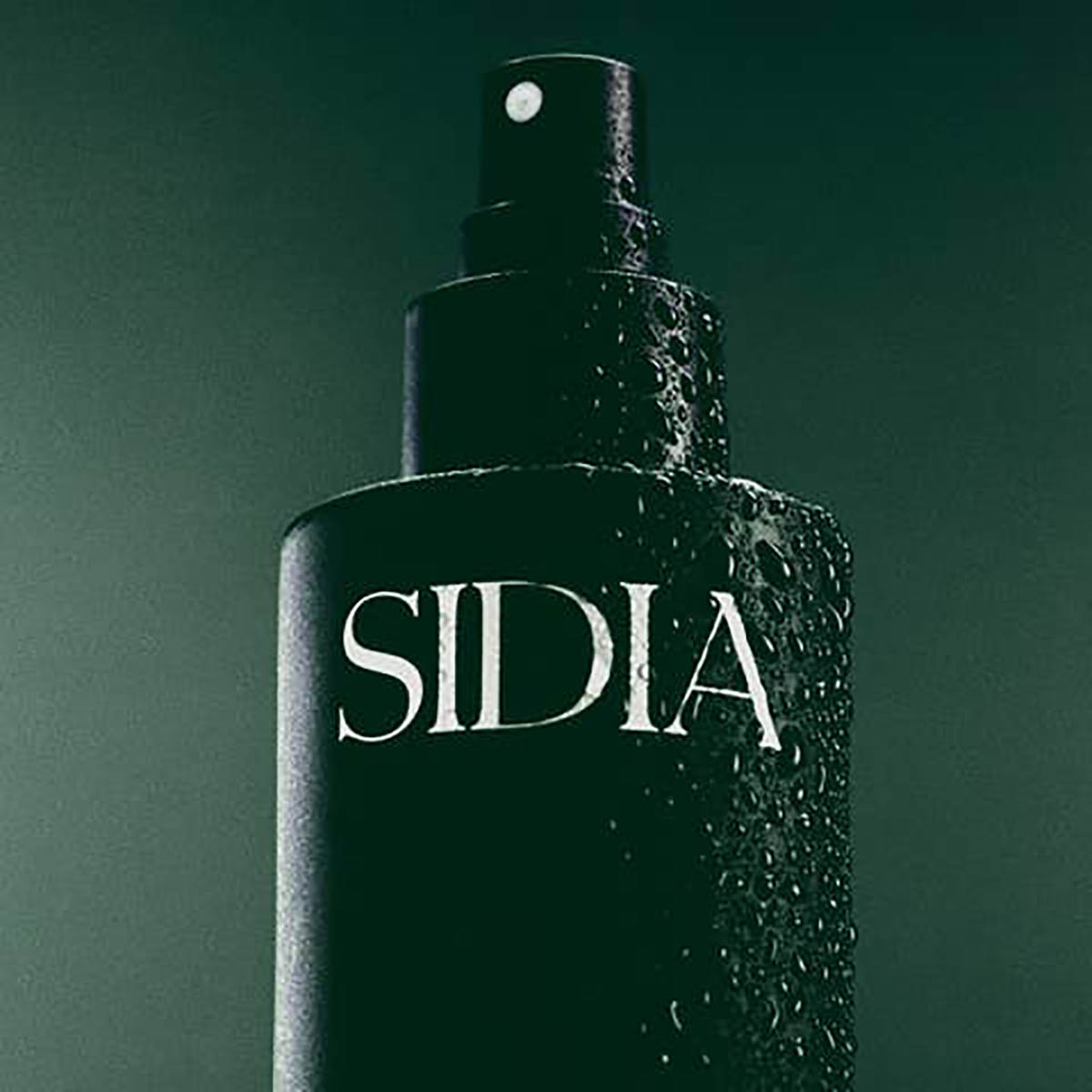 SIDIA The Body Mist Soaked is a Lightweight, buildable perfume body mist - developed like fine fragrance and designed to evolve as you wear it.