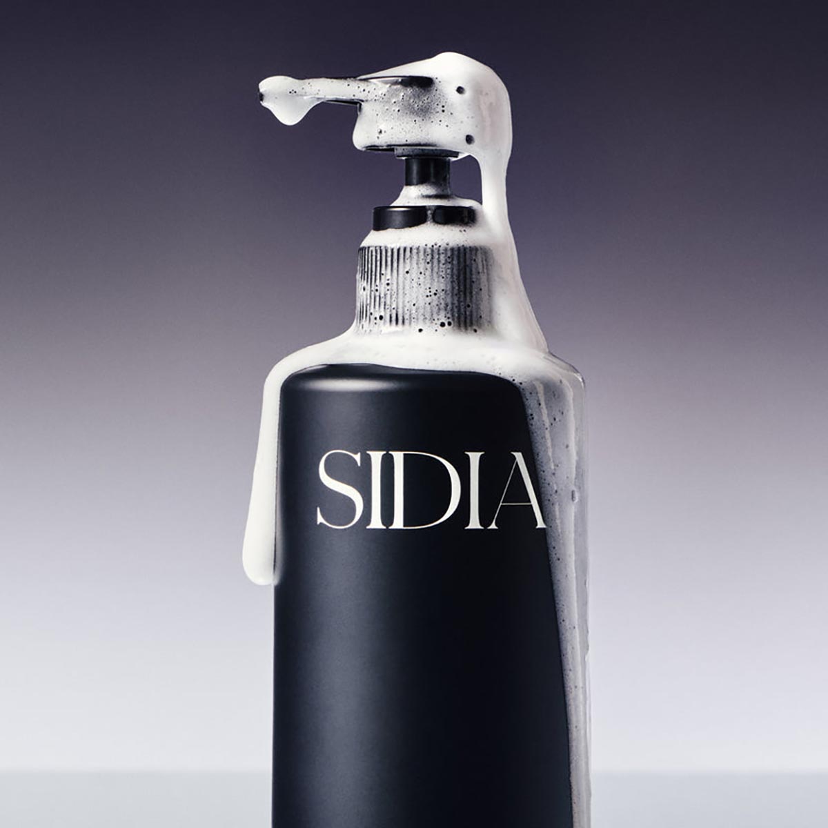 SIDIA The Hand Exfoliant is a gentle daily exfoliator to reset and rejuvenate your hands.