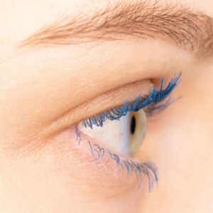 19/99 Blue Lash Tint Mascara is a lightweight tubing mascara with a bright blue hue.