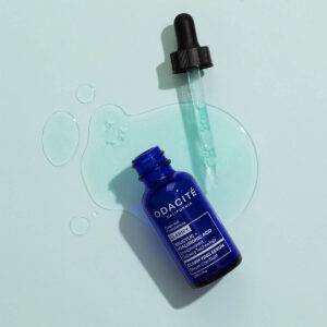 Odacité Salicylic + Hyaluronic Acid Clarifying Serum is a fast-absorbing purifying soft gel serum for clear skin.