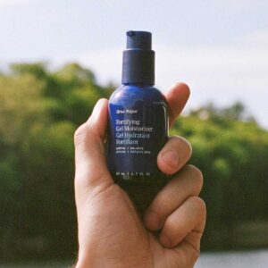 Ursa Major Fortifying Gel Moisturizer is a lightweight daily moisturizer has a serum-like texture that absorbs quickly to deliver lasting hydration.