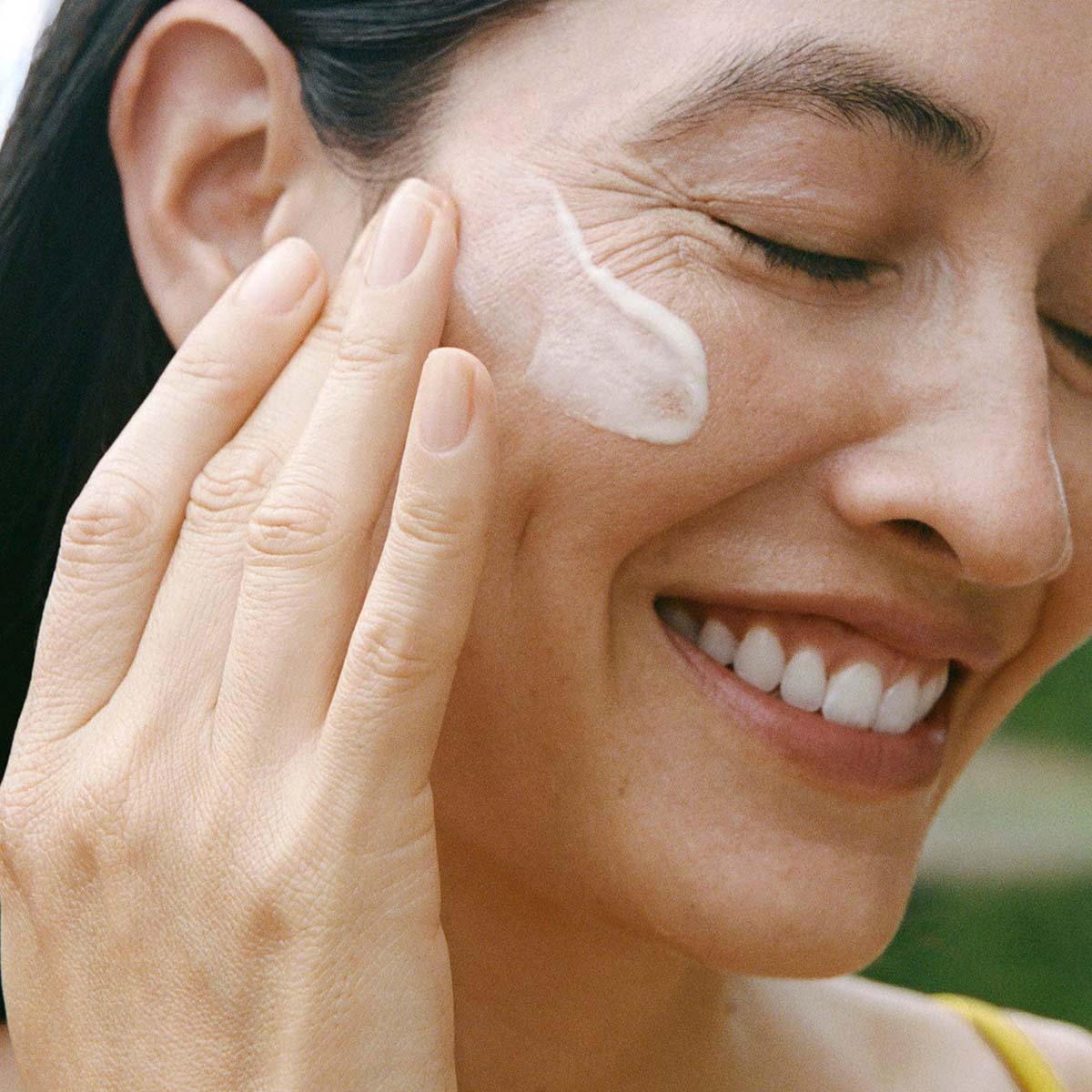 Ursa Major Mountain Glow Serum is one-of-a-kind, deeply rejuvenating serum is crafted with over 40 clean actives.